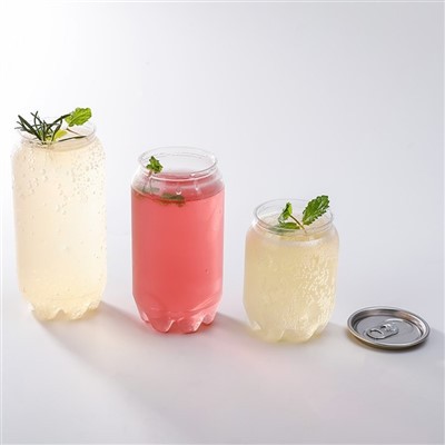 Cutie goală de băutură din plastic